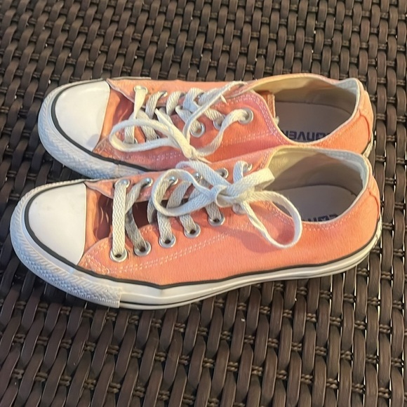 * Converse All Star Peach Unisex Low Top Casual Women’s size 6.5 Sneakers - Picture 2 of 12